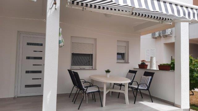 Apartmani Popovic Nin Bagian luar foto