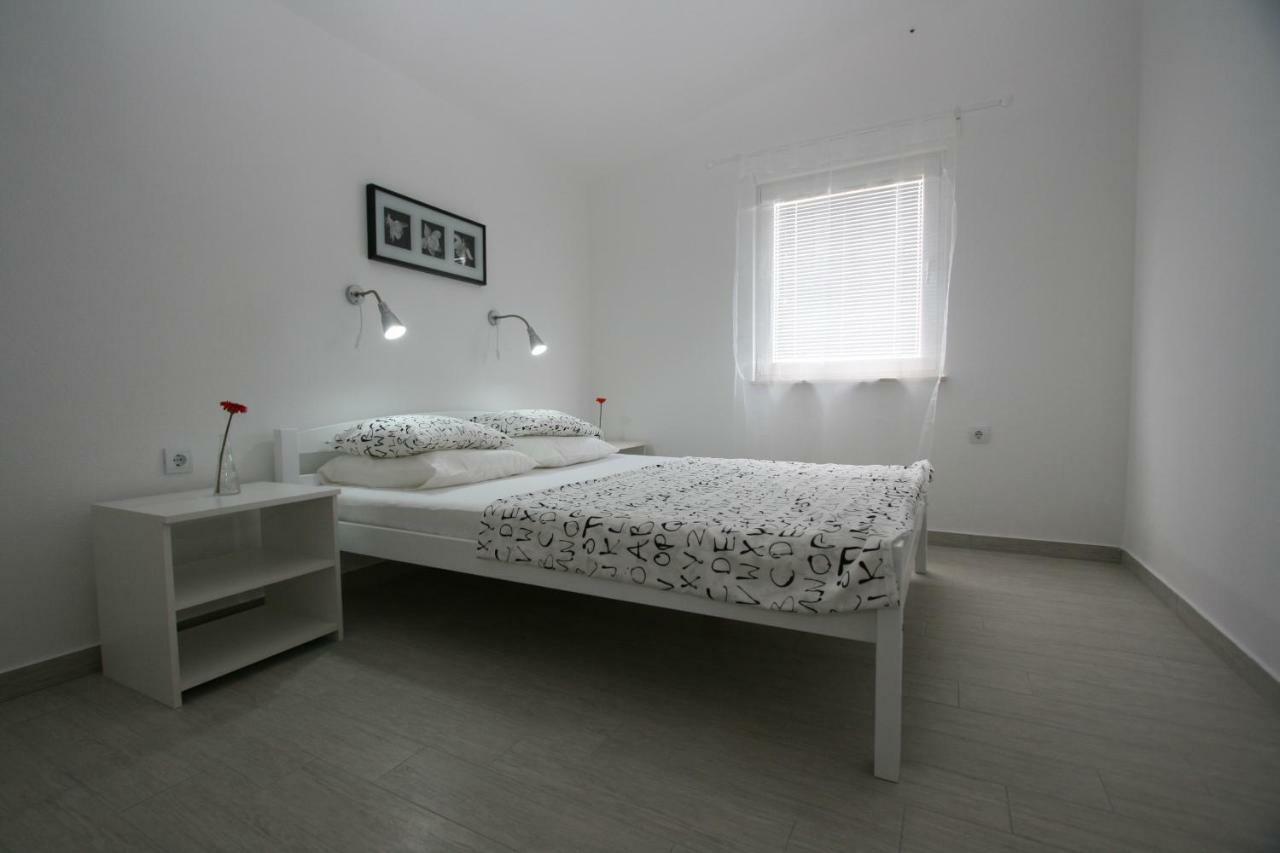 Apartmani Popovic Nin Bagian luar foto