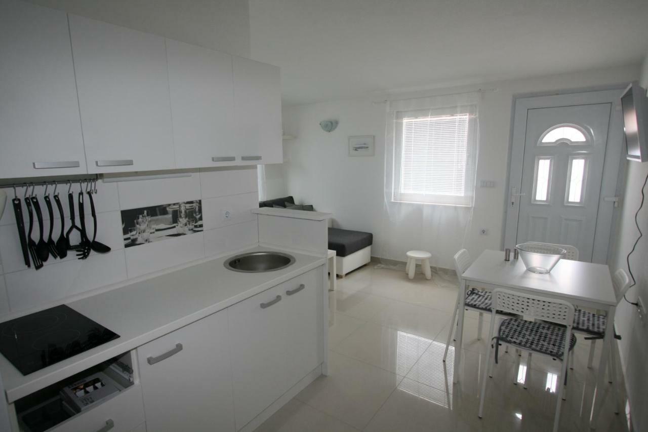 Apartmani Popovic Nin Bagian luar foto